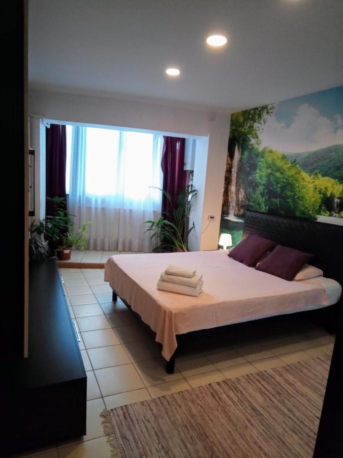 Cozy Downtown Oasis Bucareste Exterior foto